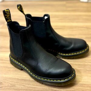 Dr. Doc Martens Slip Resistant Chelsea Boots 2976 Leather Unisex Women’s Size 11